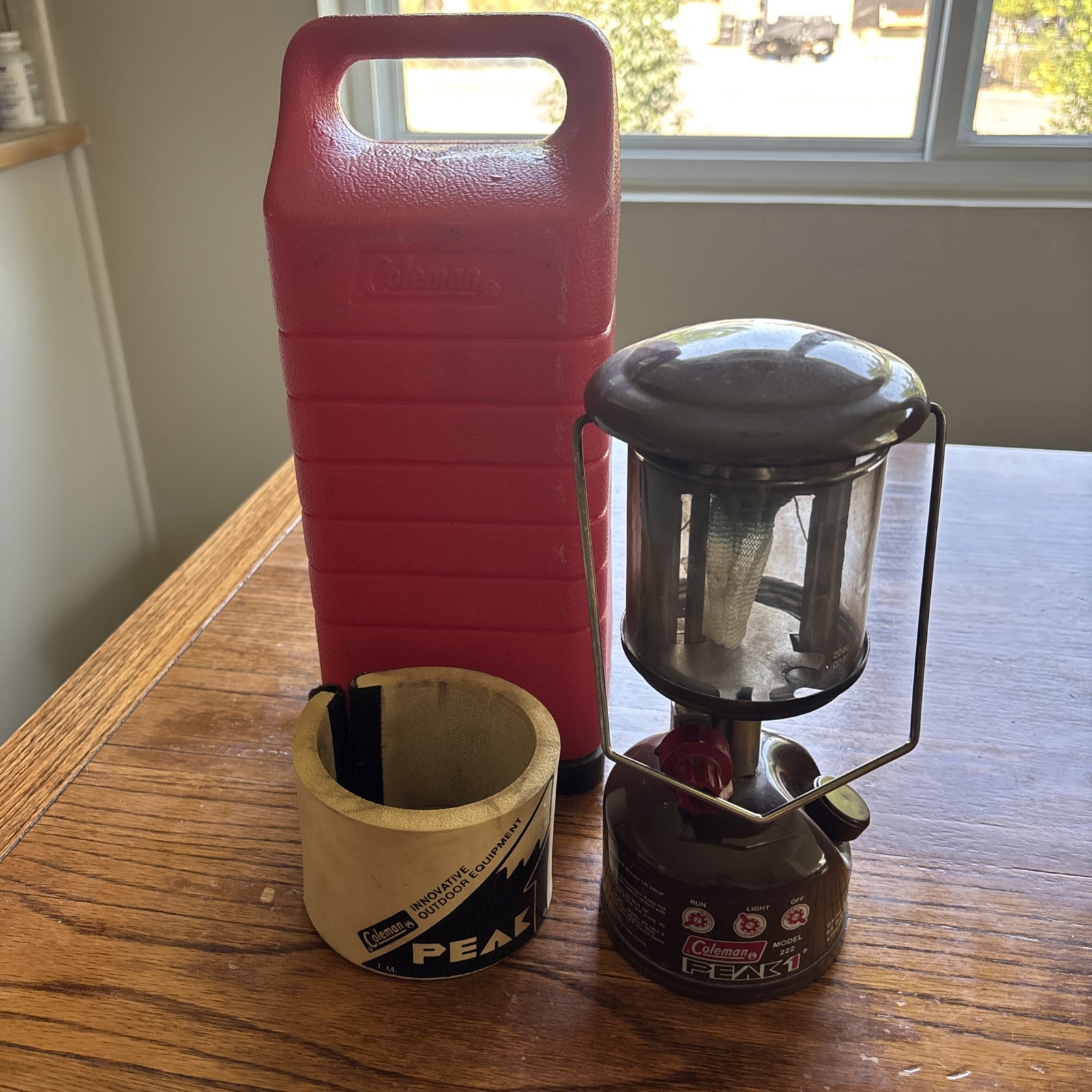 Vintage Coleman Model 222 Peak 1 Lantern With Case 7/80