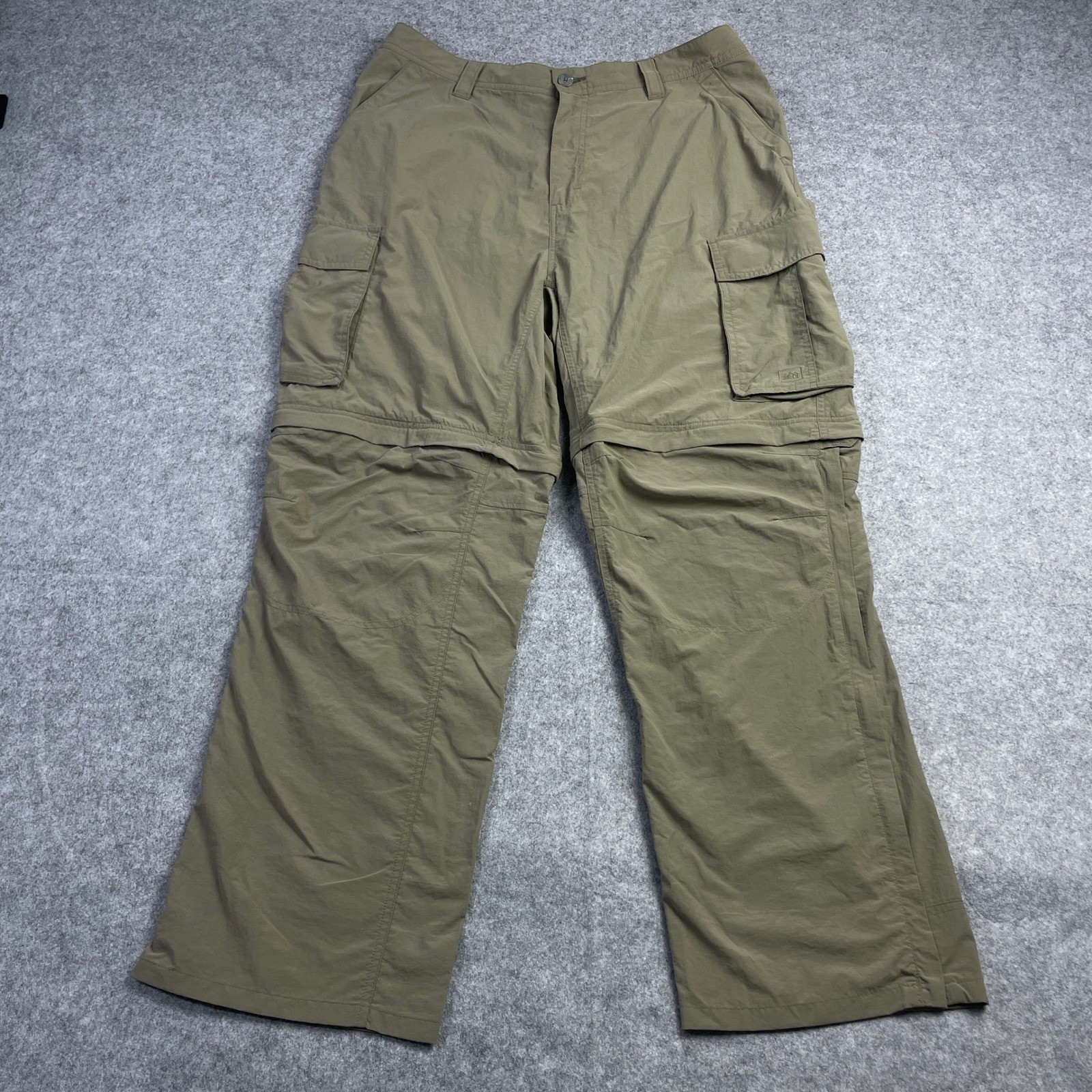 Rei Mens Cargo Pants 34×30 Olive Green Nylon Regular Fit Made in China Relaxed