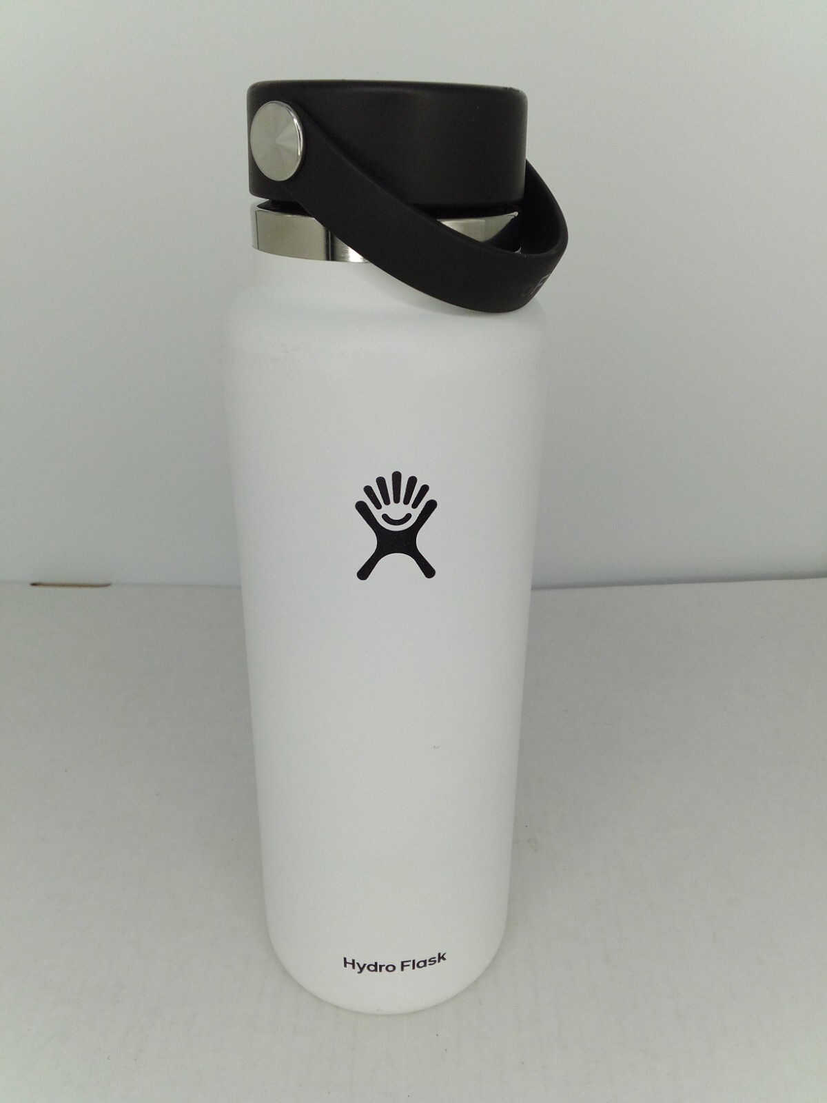 Hydro Flask Water Bottle 40 Oz Insulated Wide Mouth in White W40BTS