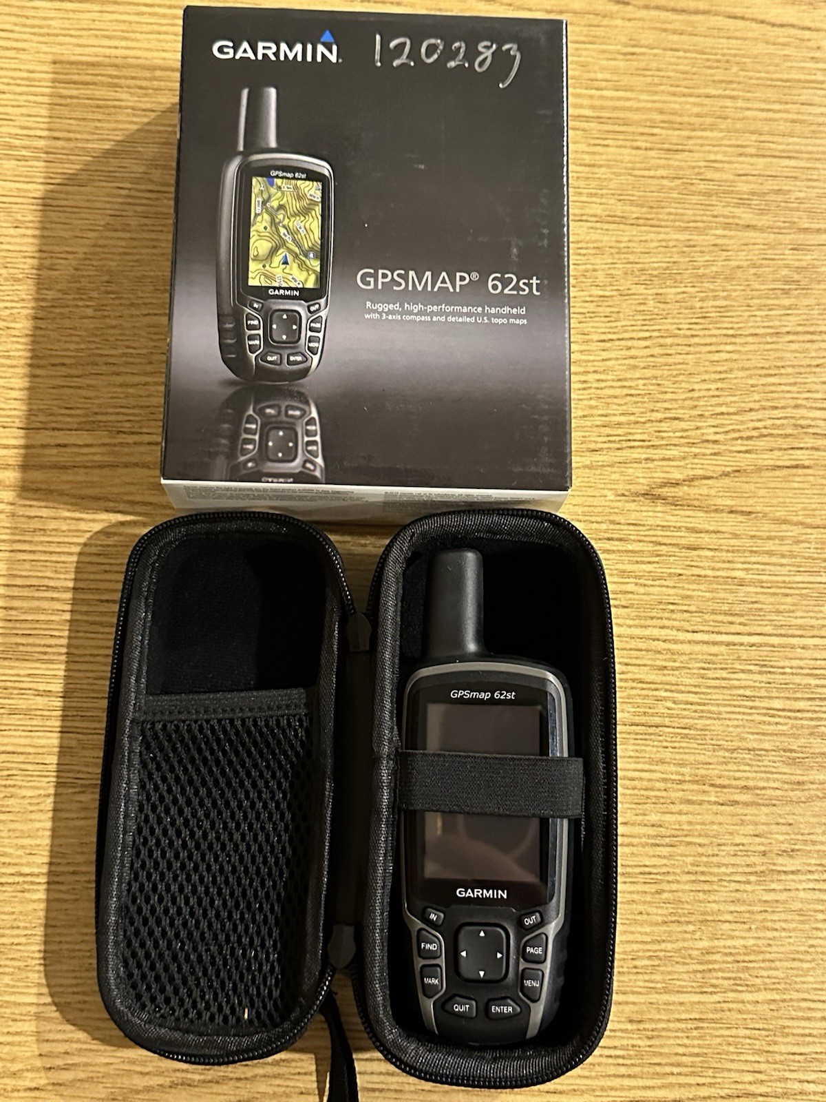 Garmin GPSMAP 62st Handheld GPS Navigator Compass Altimeter Case & Carabiner