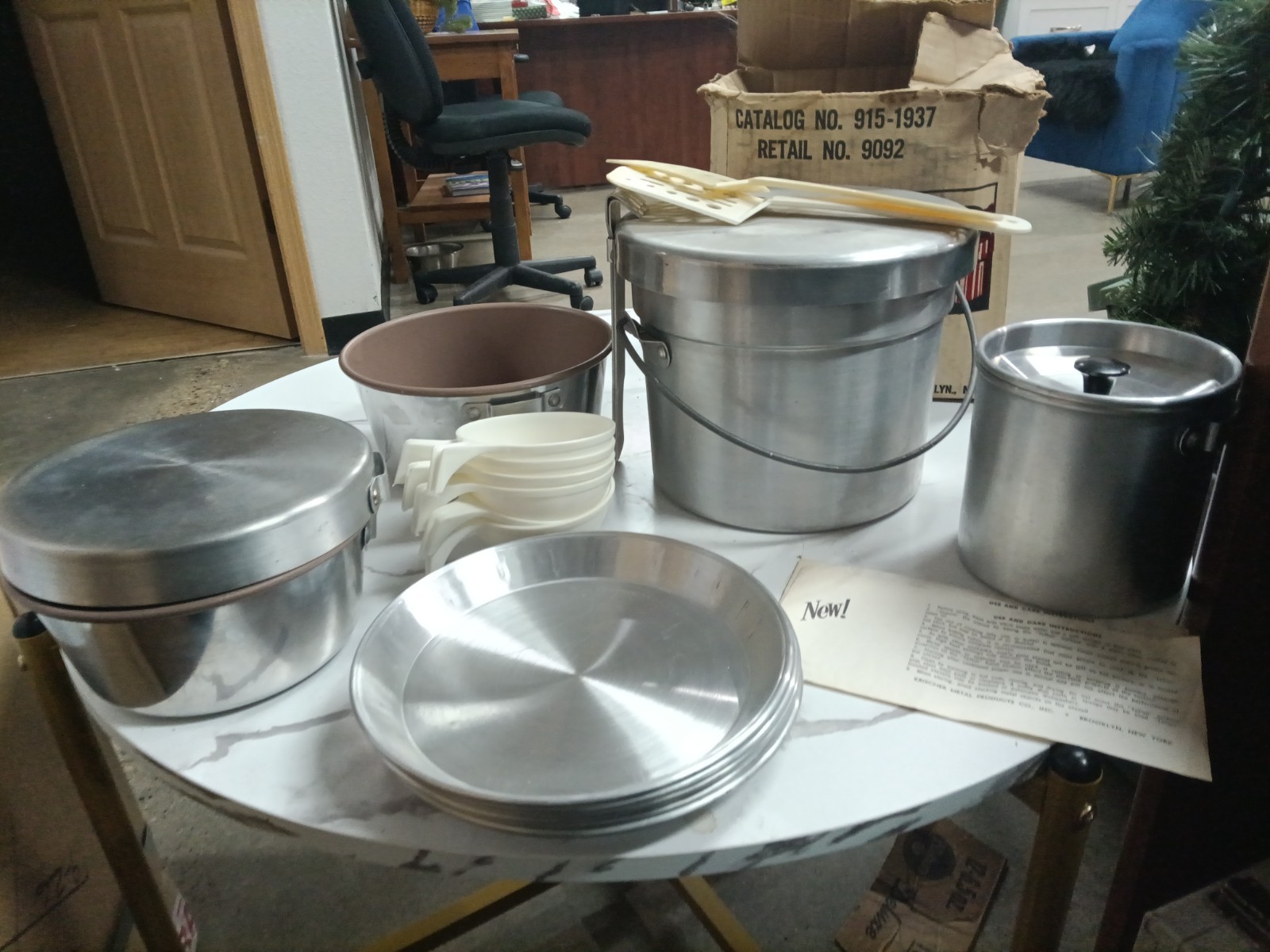Krischer Metal Products Co., Inc. Delux Aluminum Teflon Coated Camping & Cooking