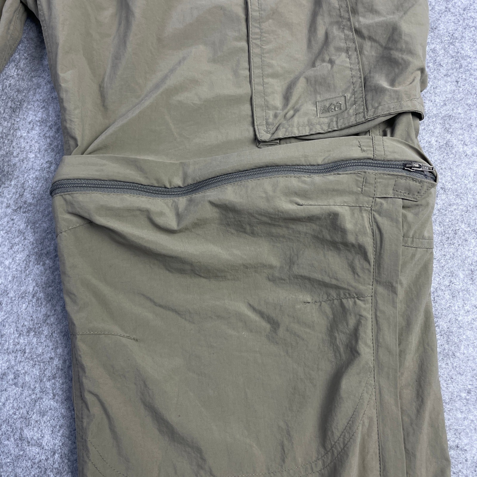 Rei Mens Cargo Pants 34×30 Olive Green Nylon Regular Fit Made in China Relaxed