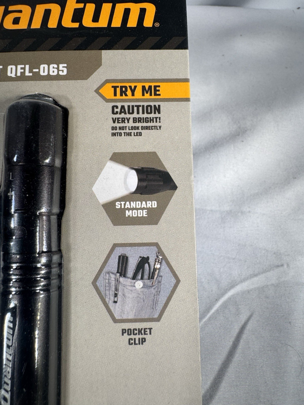 Quantum Pocket Pen LED Flashlight QFL-065 145 Ft Range 65 Lumens AAA batteries