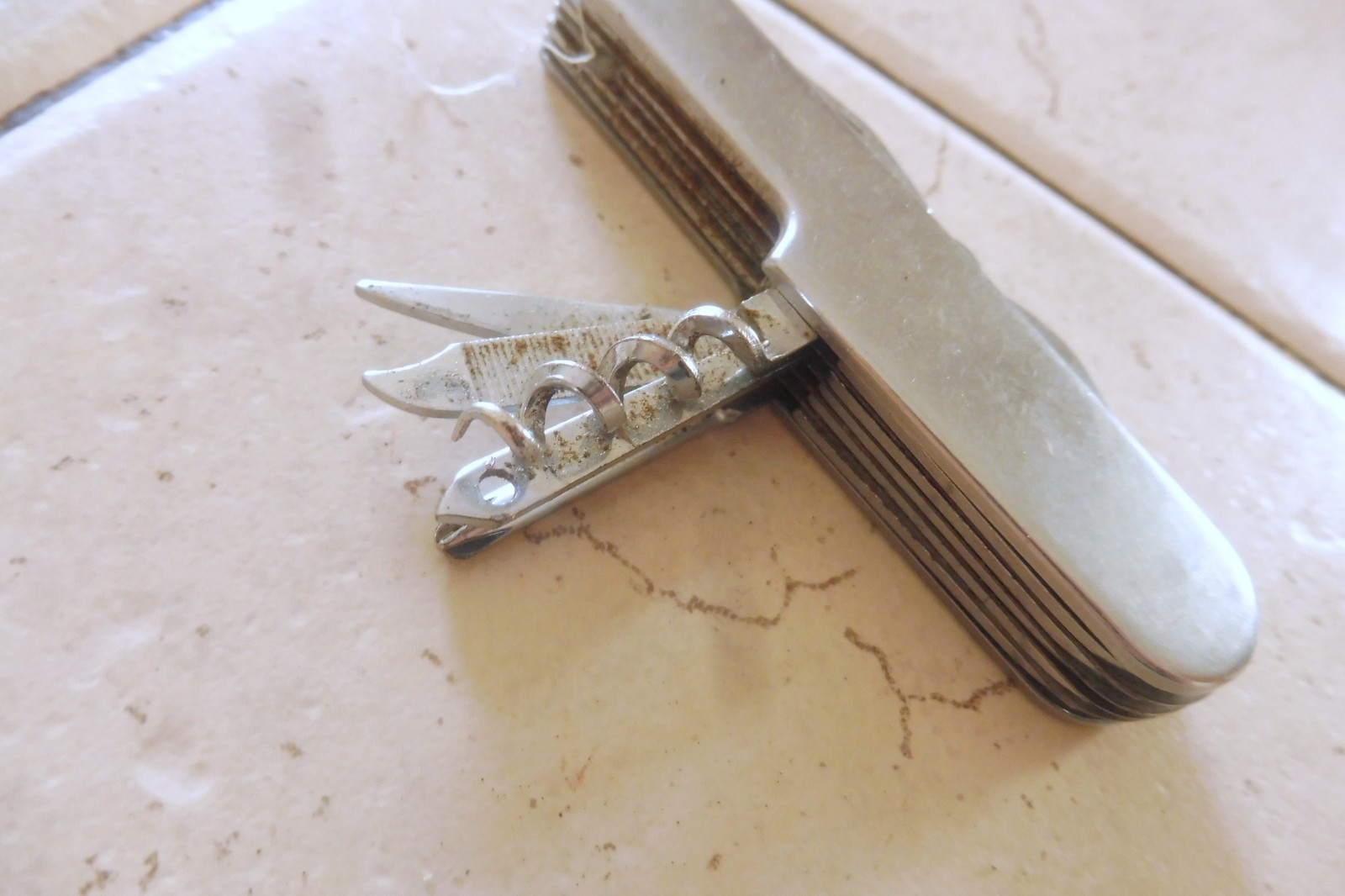 UNBRANDED 11 FUNCTION MULTI-TOOL / STAINLESS STEEL