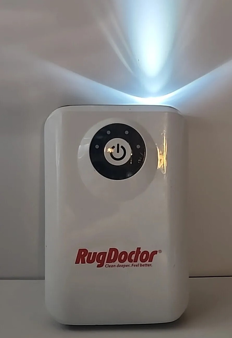 Vault Power Bank 7120-24 White 3.7V/6600mAh Portable with LED Flashlight