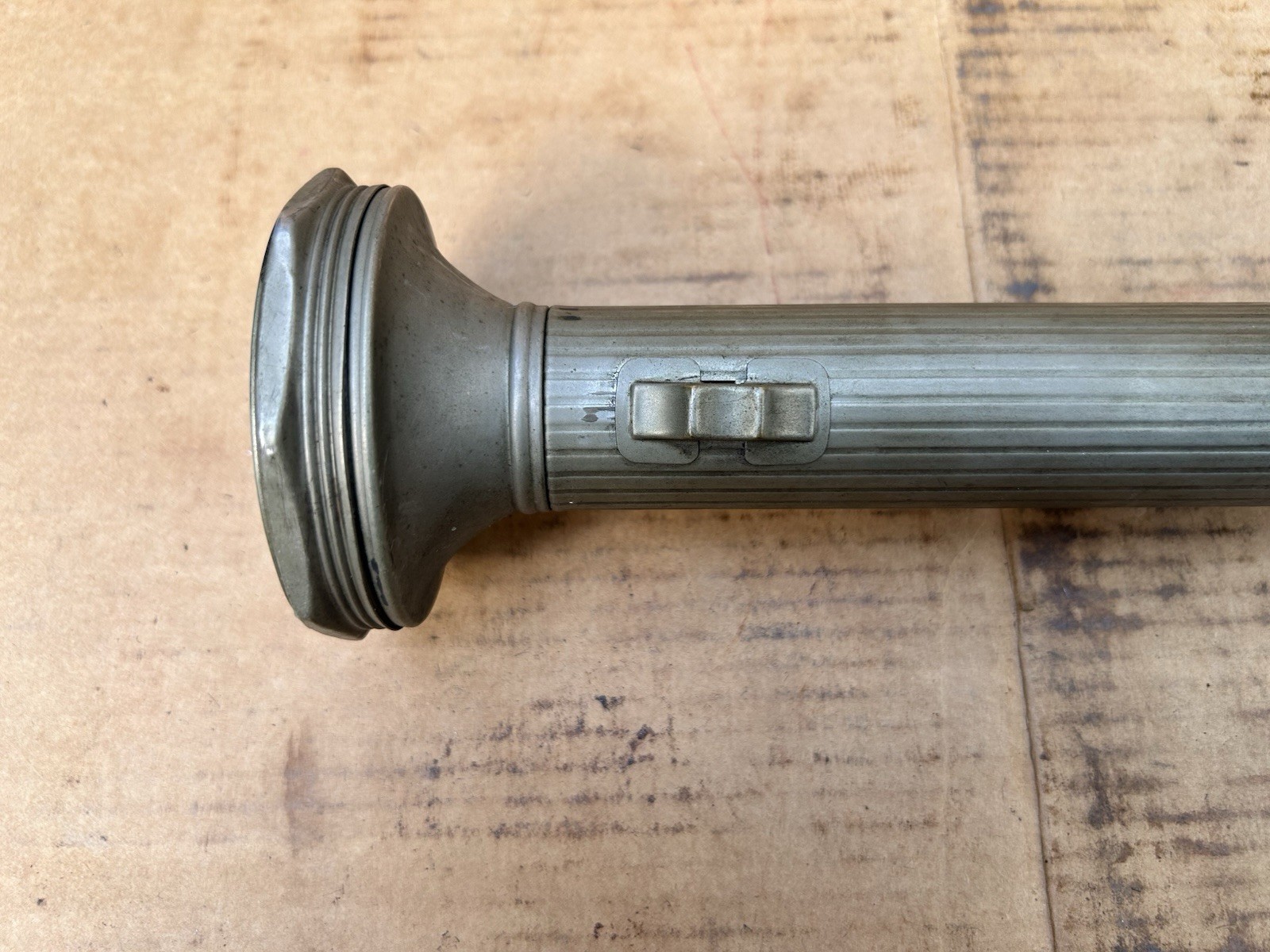 VINTAGE BRASS EVEREADY 21” 8D BATTERY TORCH FLASH LIGHT BATON RARE