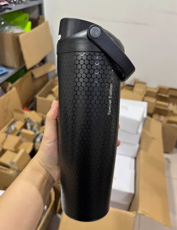 Owala FreeSip 30oz Insulated Water Bottle Fairways For Days Golf Black – New BOX