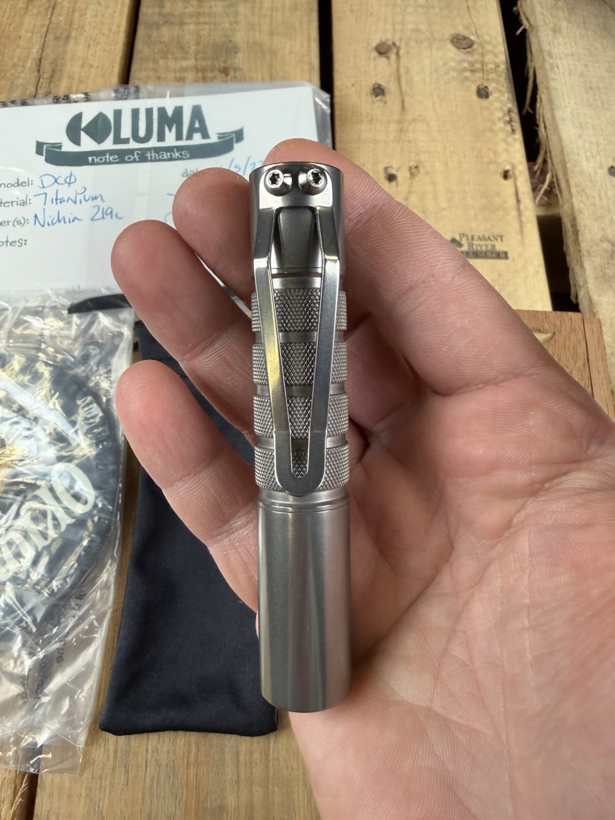 Okluma DC0 Titanium Flashlight with Battery and Full Kit