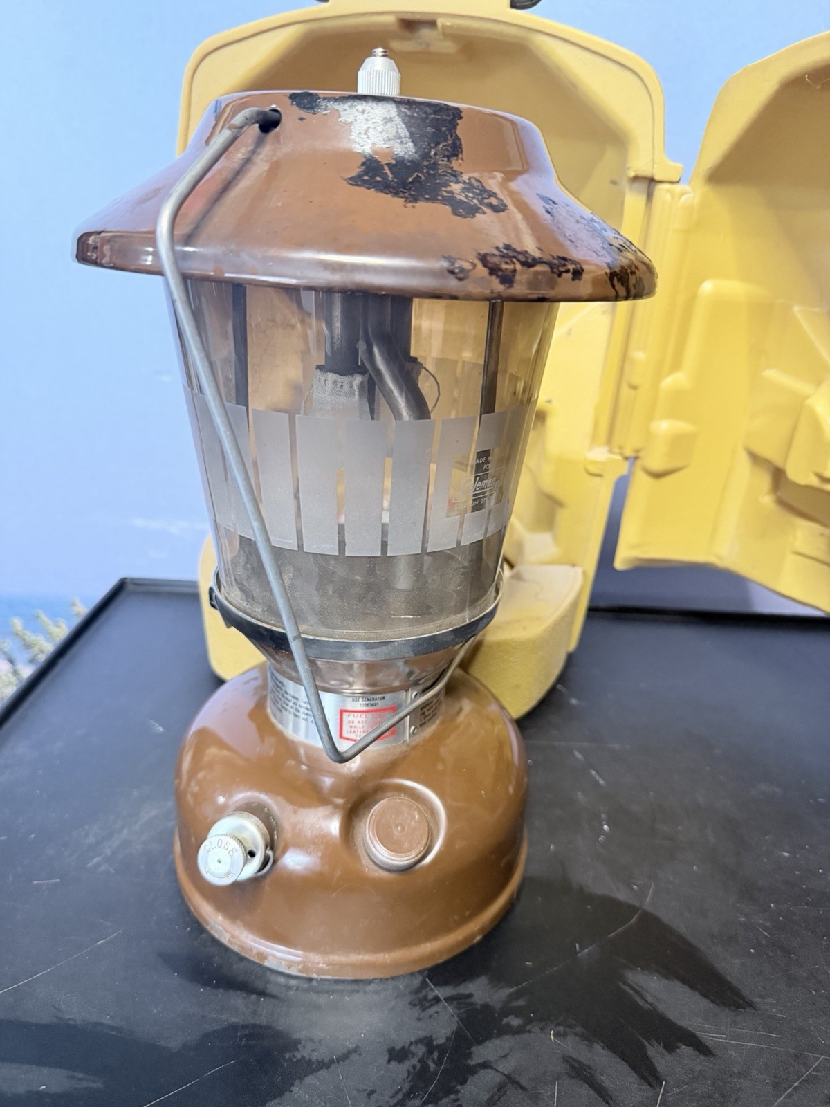 Coleman Model 275 Double Mantle Lantern Made In Nov 1976 w/ Clamshell Carry Case