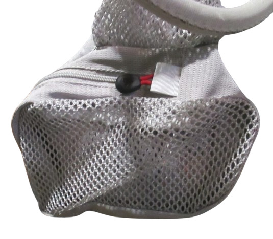 Ultimate Direction WASP Gray/Red Padded Hydration Pack w/70 oz Platypus System