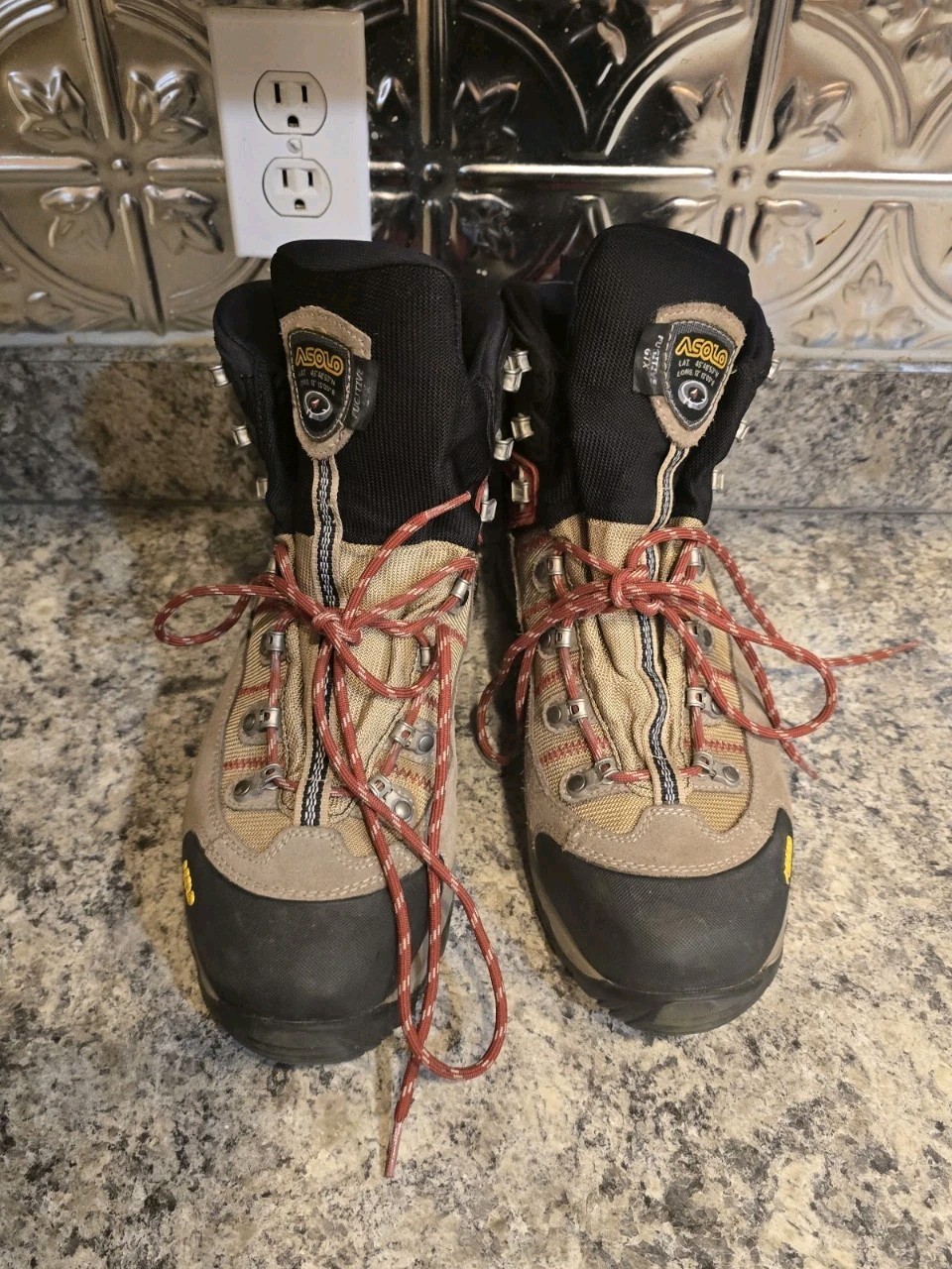 Asolo Men’s Fugitive GTX Hiking Boots Wool/Black/Red Size 13
