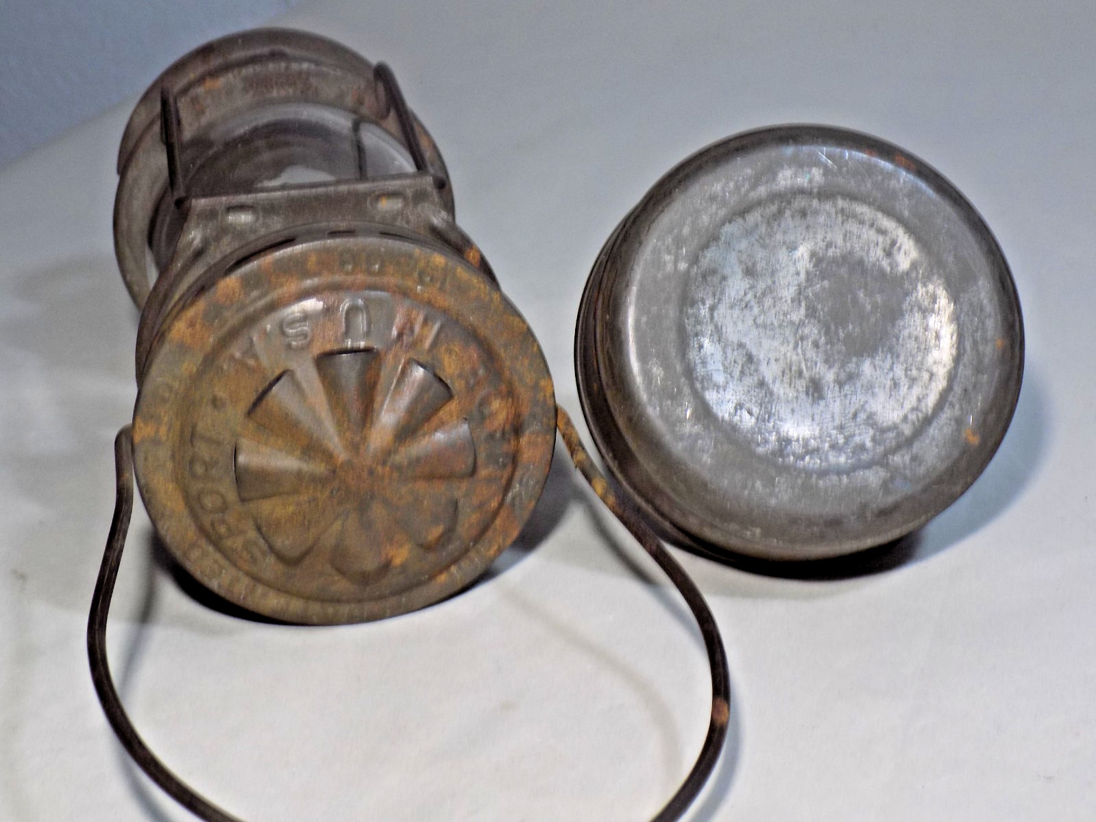 XLNT Dietz Scout Sport H4 Embossed Glass Skater’s Oil Lantern-Complete-