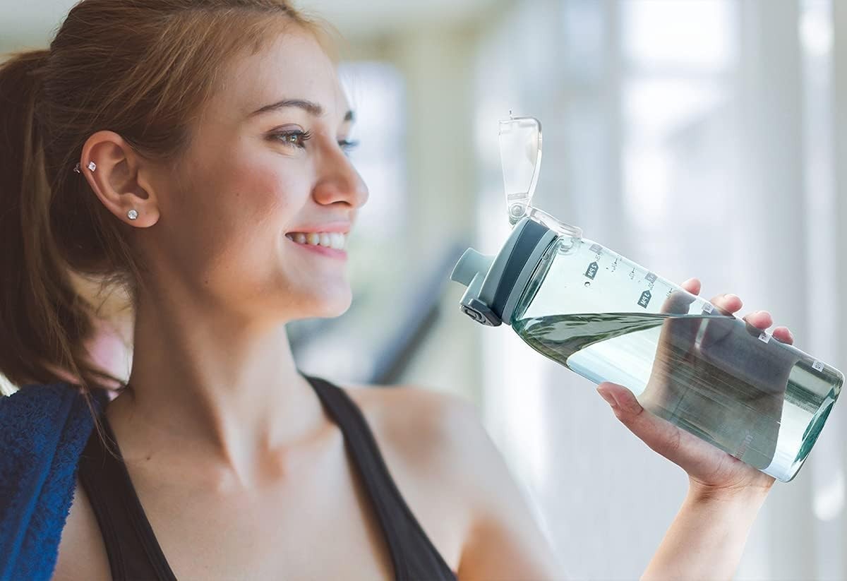 30oz Portable Water Bottle with Flip Top & Hydration Reminders – Take Anywhere!