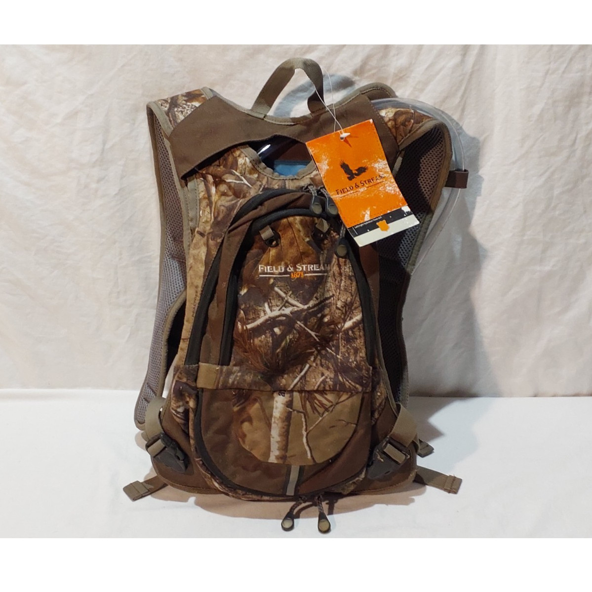 Field & Stream 2L Camouflage Nylon Hydration Backpack CEH00865