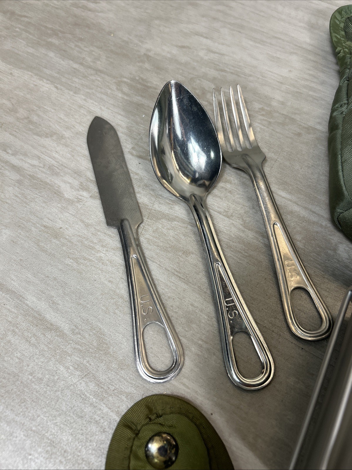 US Military Issue LOT Quart Canteen W/ Pouch LC-2 Green Canteen Cup Utensil