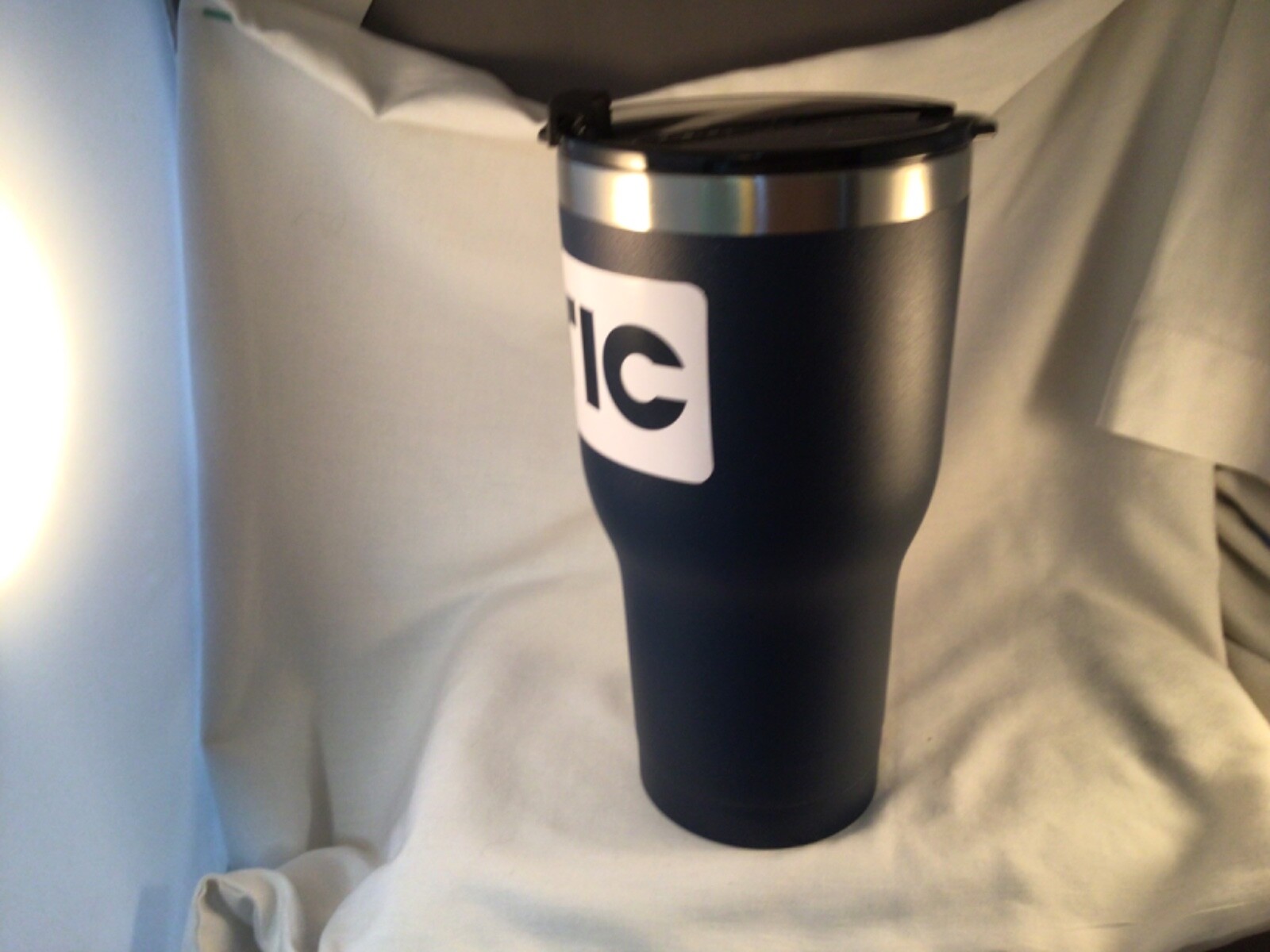 NEW IN BOX 30 OZ RTIC THERMOS WATER BOTTLE NAVY BLUE BY RTIC OUTDOORS