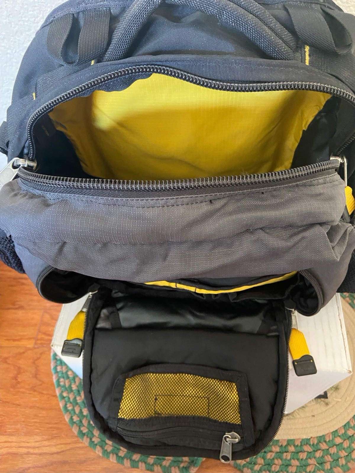 Mountainsmith Cairn Lumbar Dark Gray Pack