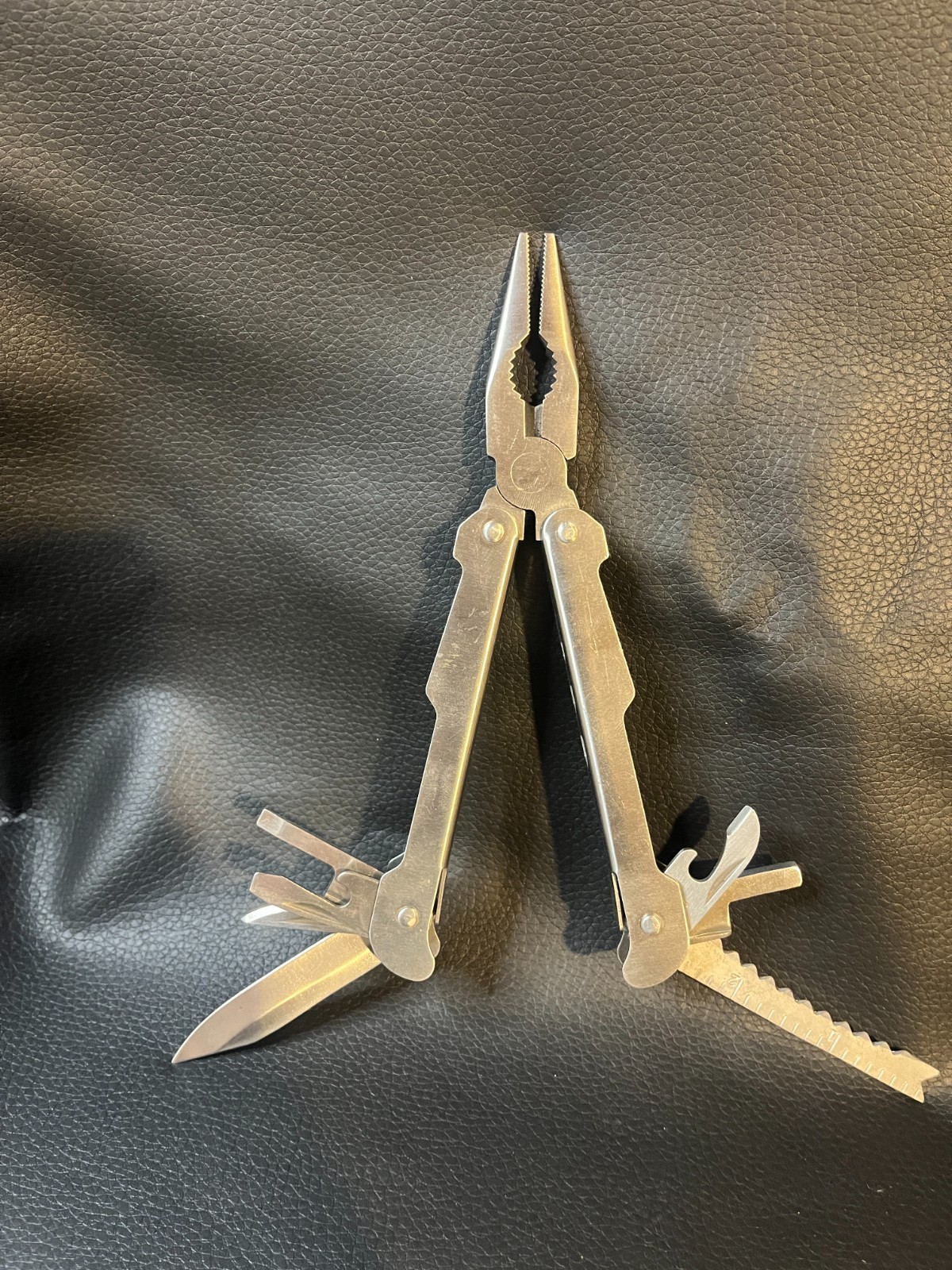 UNBRANDED STAINLESS STEEL MULTI TOOL PILERS KNIFE SCALER SCREWDRIVER