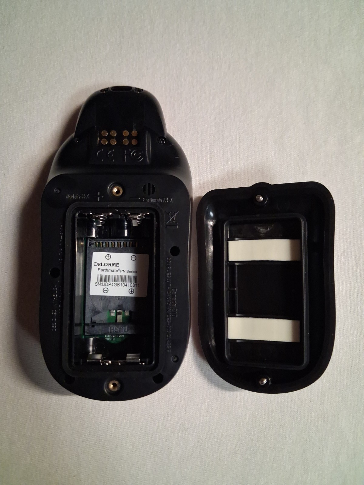DeLorme Earthmate GPS PN-60 Red/Black w/ Carry Pouch & Chargers – Tested ✔️