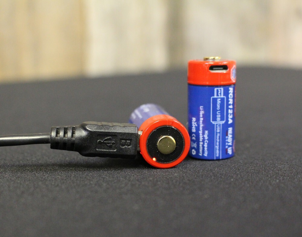Rechargeable CR123a 3.7V USB Rechargeable Batteries for Tactical Flashlights