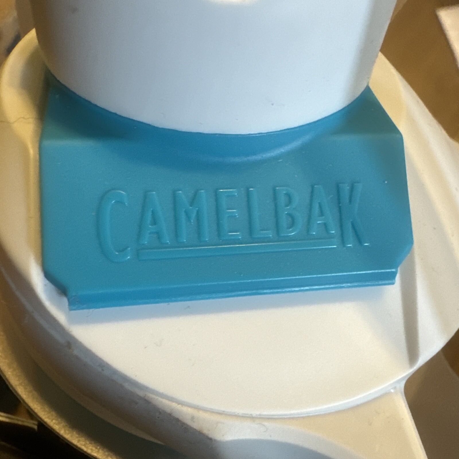 CamelBak Chute Mag Sea Glass Blue Plastic Bottle .75L / 25 Oz New Magnetic Cap
