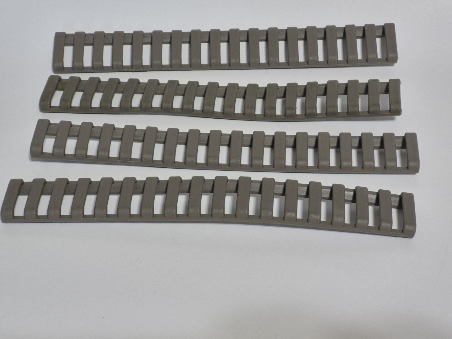 4 Ergo 1373DE Low-Pro Ladder Rail Covers Rifle 18 Slot Dark Earth Rubber