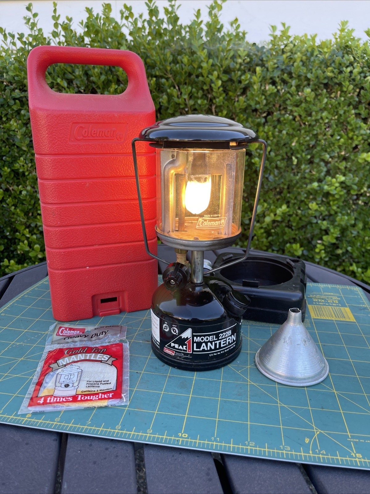 Vintage Coleman Model 222B Peak 1 Backpack Lantern Black w/Case, Funnel & Mantle