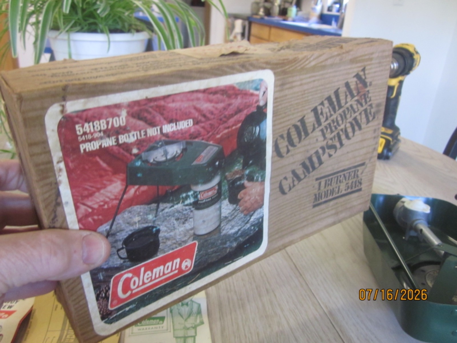 2 VTG NEVER USED & IN ORIG BOXES COLEMAN SINGLE BURNER STOVES-1, #502 & 1, #5418