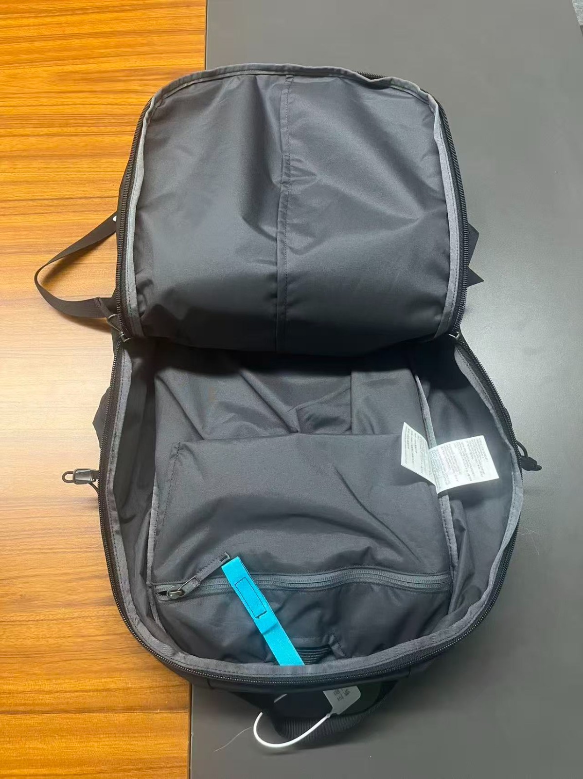Arc’teryx Mantis 26 hiking backpack black sapphire Unisex