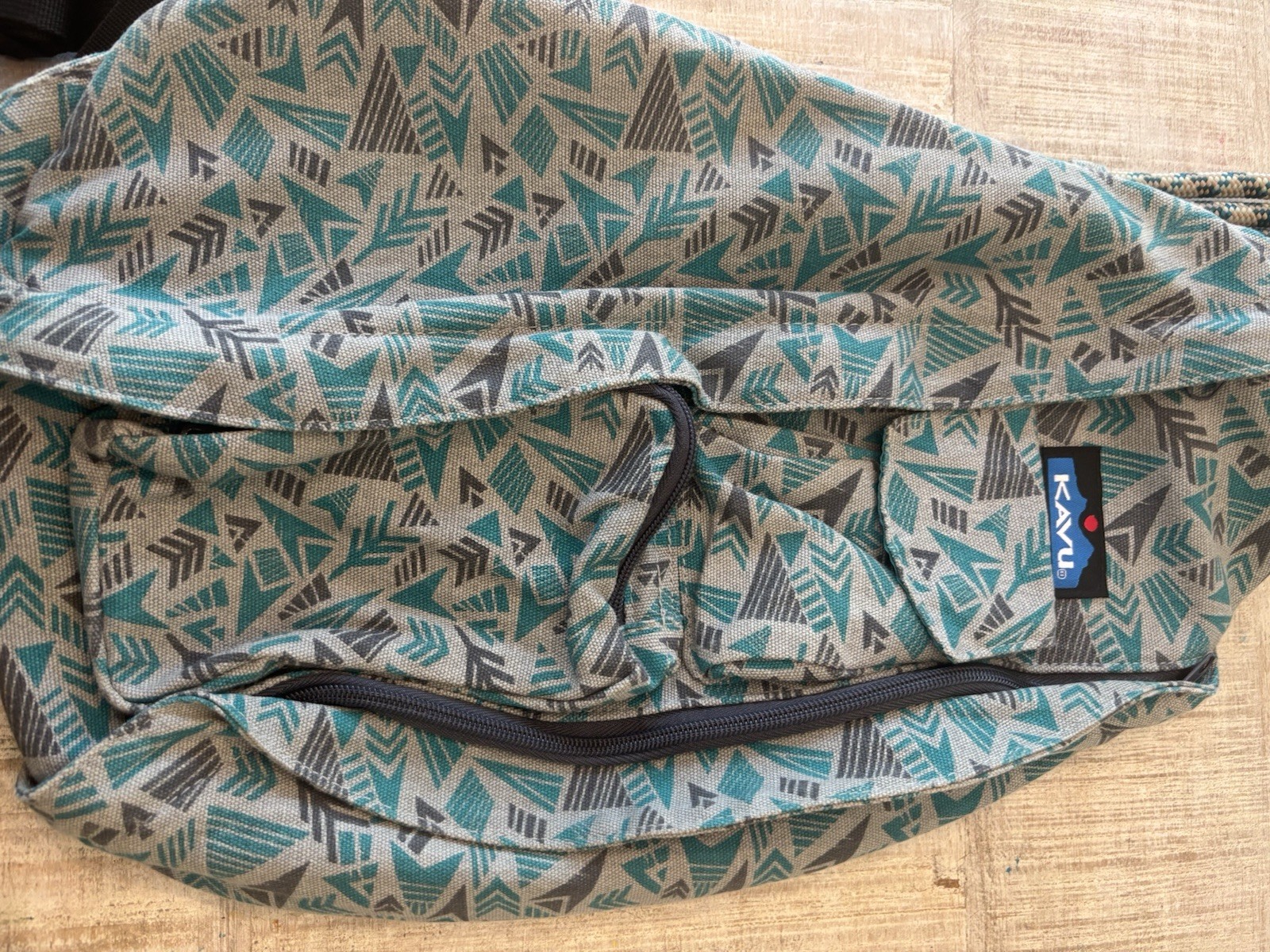 KAVU Multicolor Bag Pockets Adjustable Strap Buckle Hiking