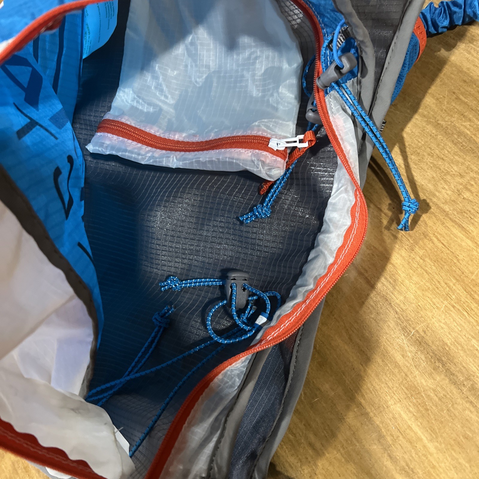 Ultimate Direction Hydration Vest Small Medium, Blue