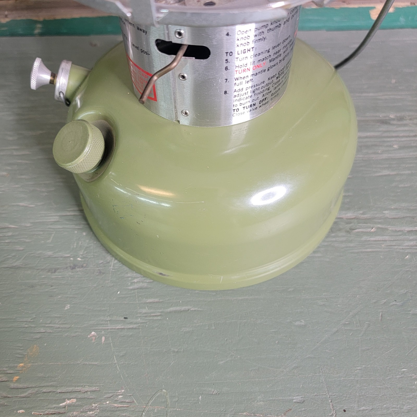 VINTAGE SEARS & ROEBUCK AVOCADO DOUBLE MANTLE LANTERN 72325-1 DATE 3/76 Mint