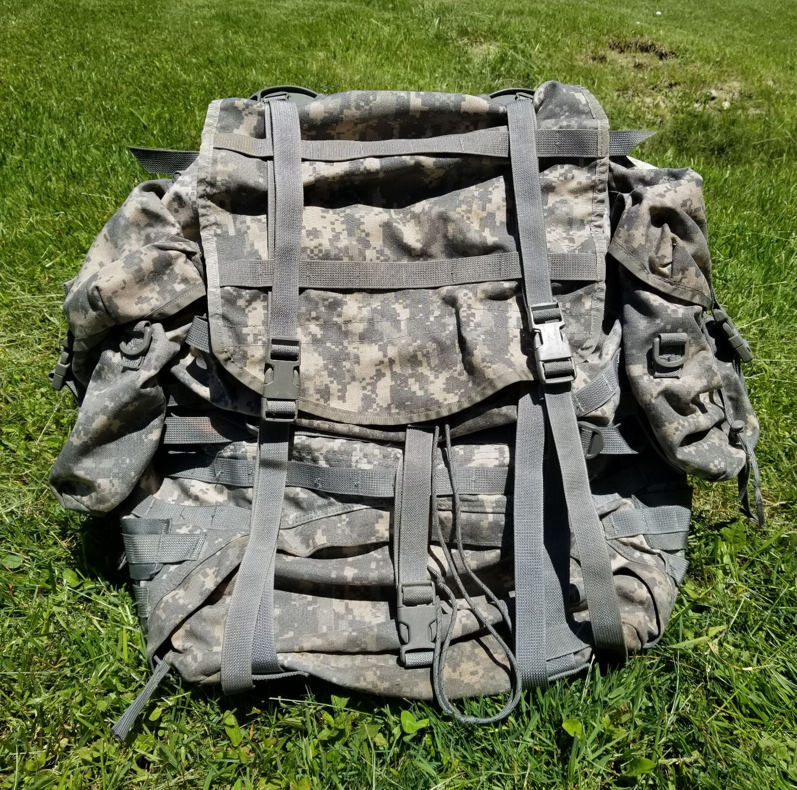 US MILITARY MOLLE II Large Rucksack Field Pack Complete Frame Pouches Straps ACU