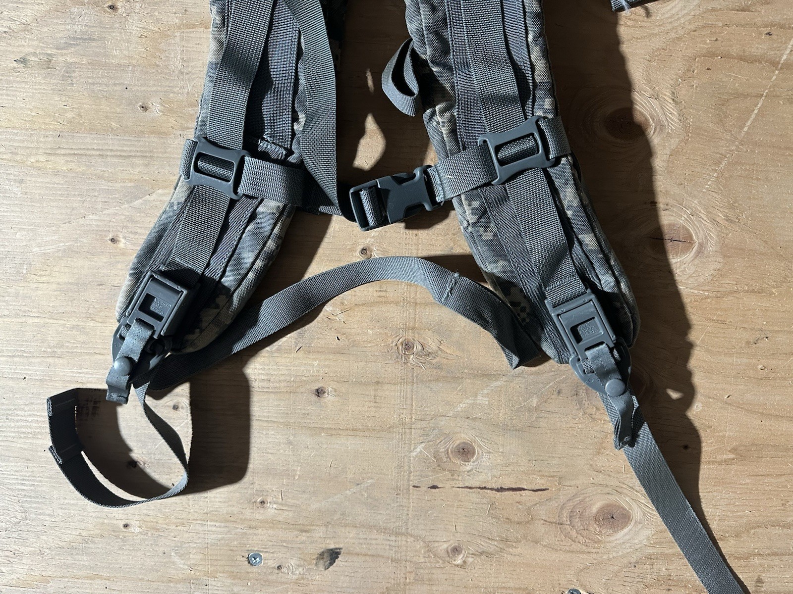 USGI MOLLE II ENHANCED FRAME SHOULDER STRAPS with Load Lifters UCP ACU Excellent