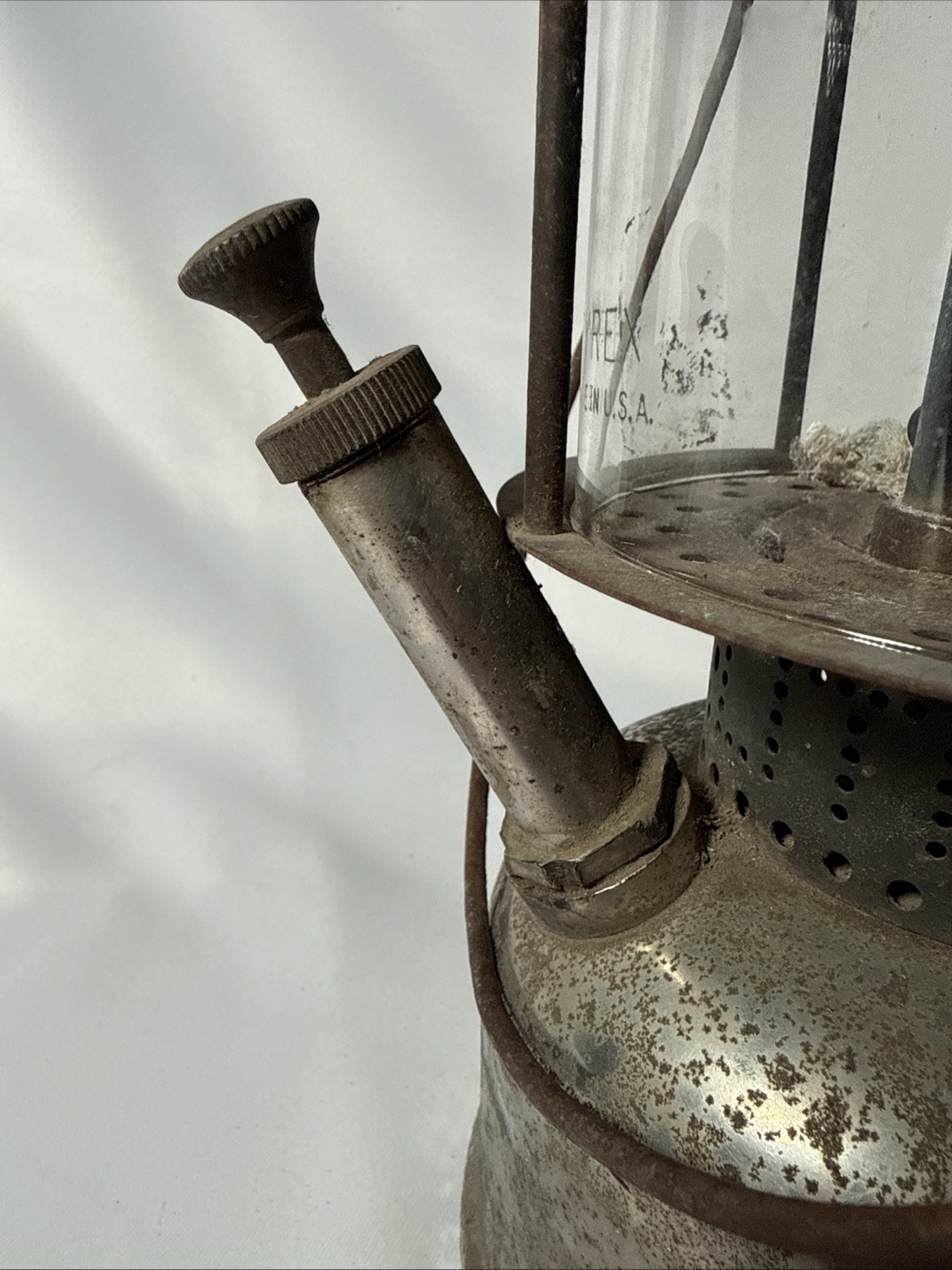 Antique Coleman Quick Lite Lantern with Older Green Pyrex Logo Globe L427