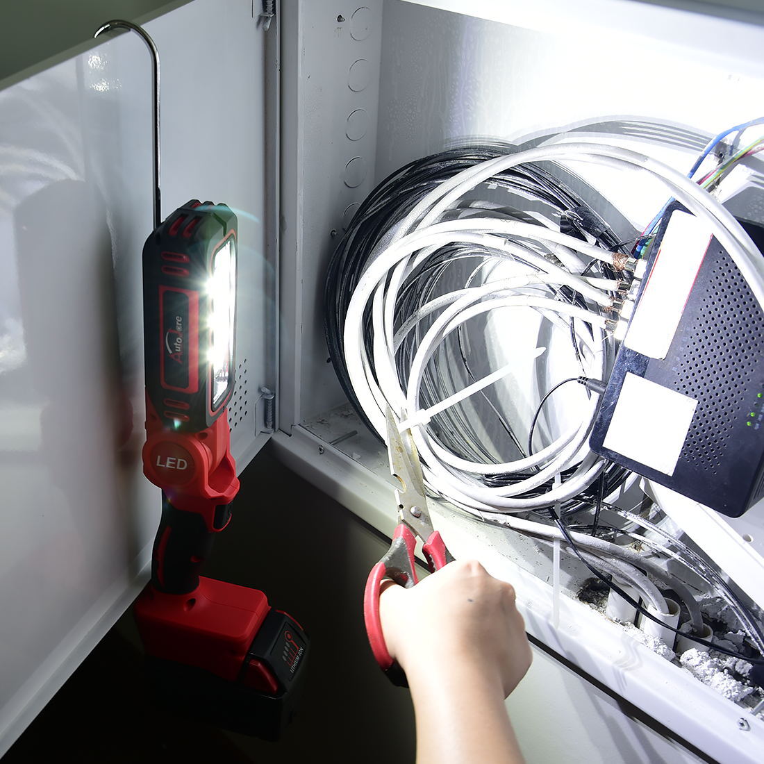 Wireless LED Work Light for Milwaukee M 18 18V Battery w/USB Cordless Outdoor