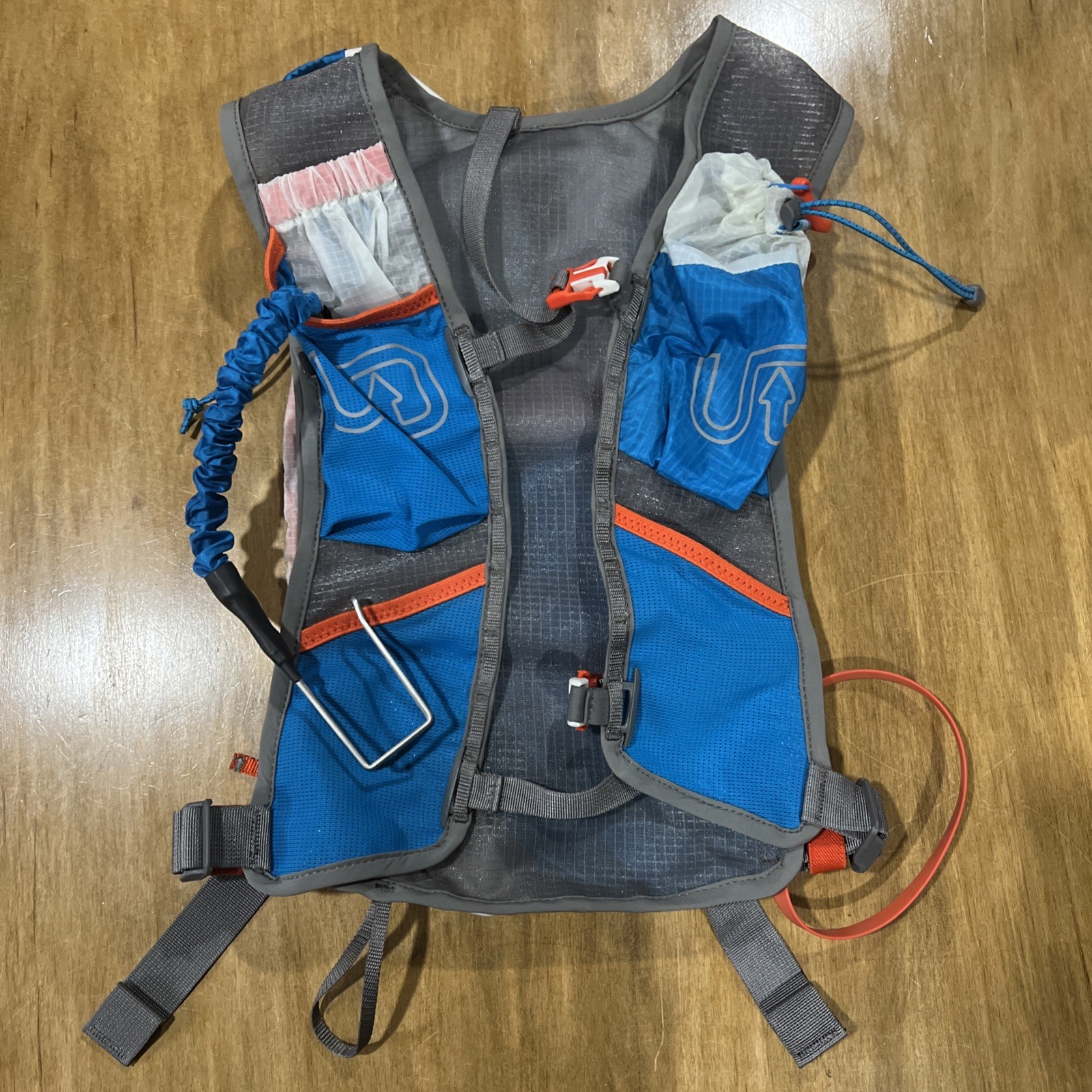 Ultimate Direction Hydration Vest Small Medium, Blue