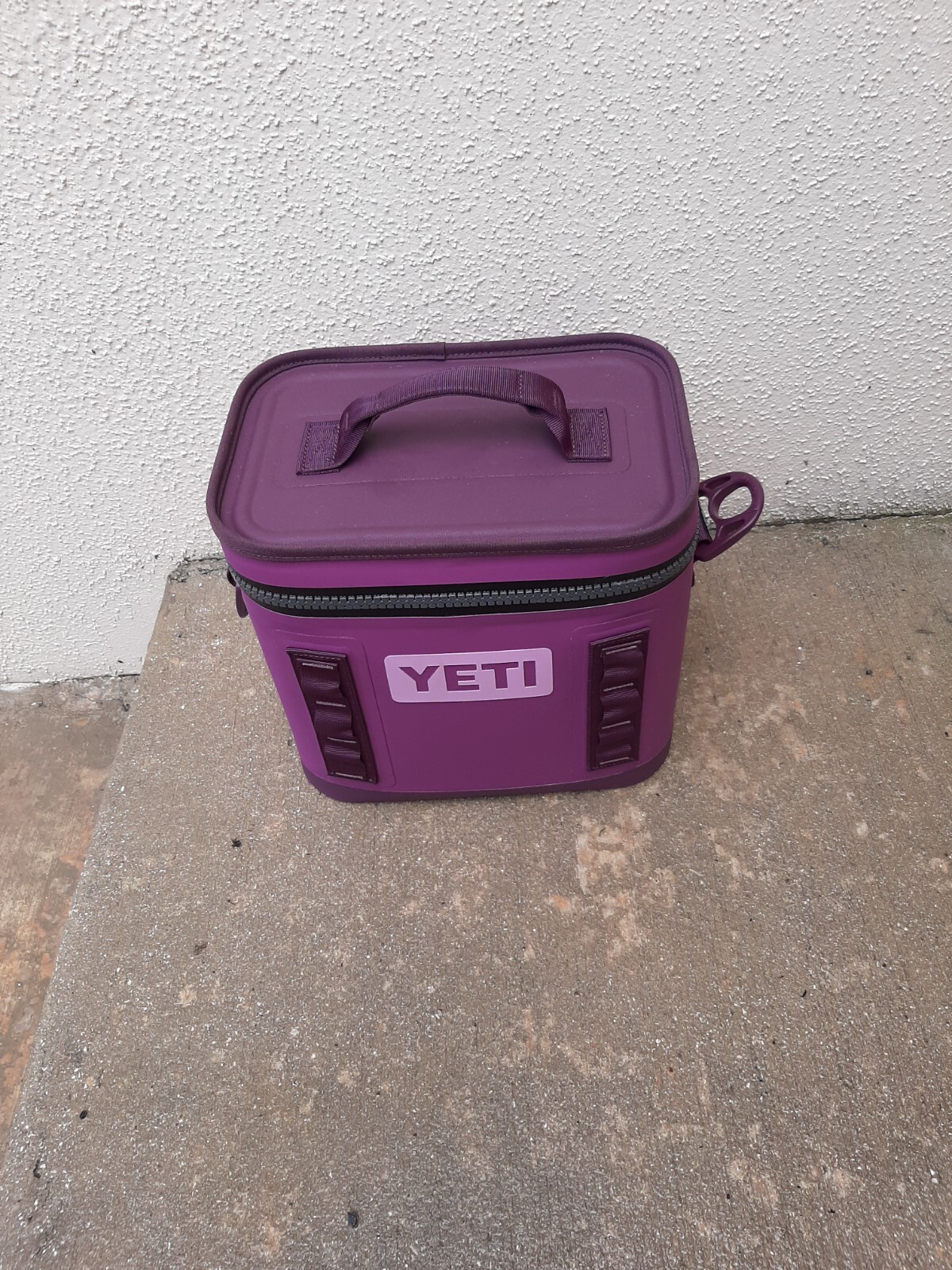 Yeti Hopper Flip 8