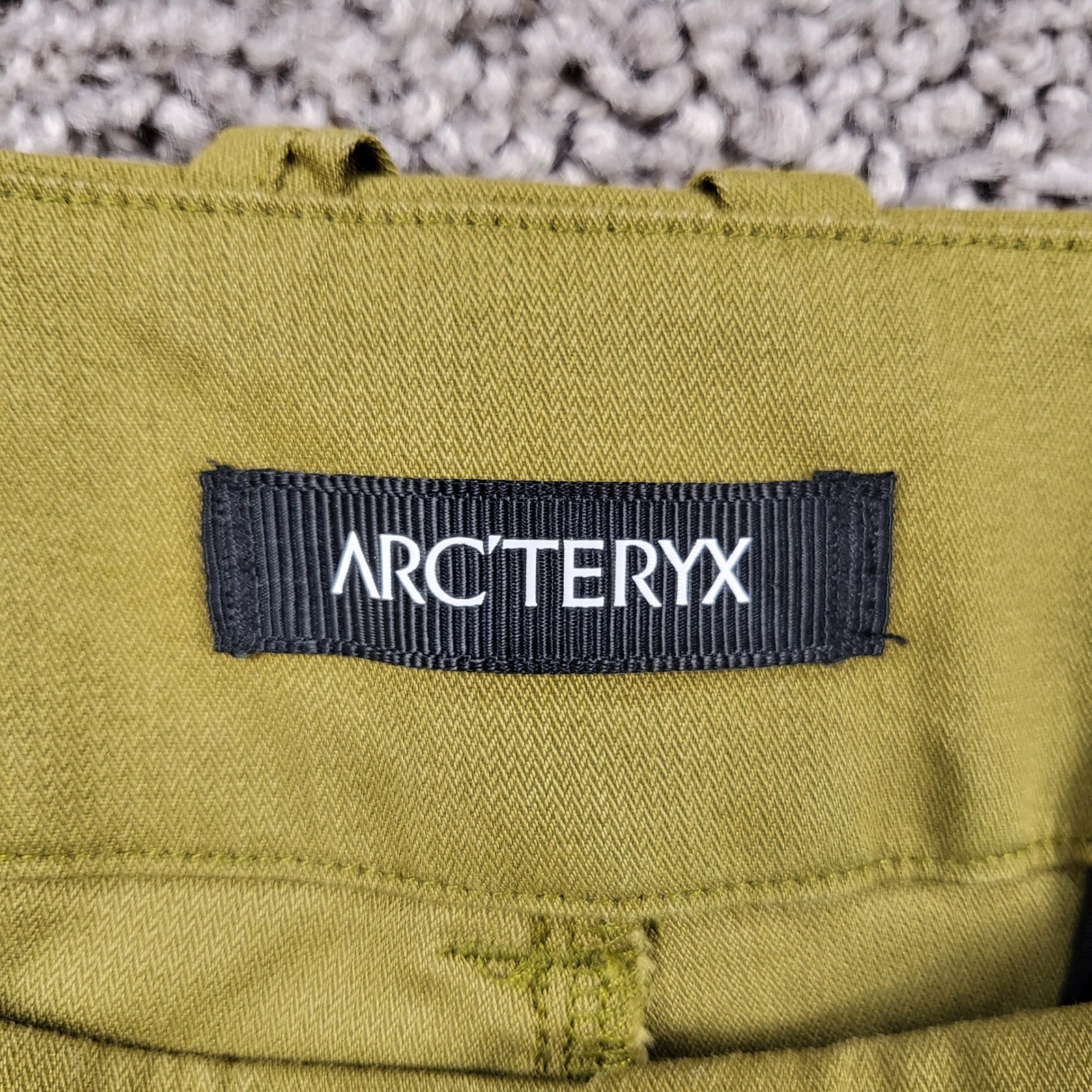 Arc’teryx Women’s A2B Chino Pant Trim Fit Olive Green Cotton Blend Size 10