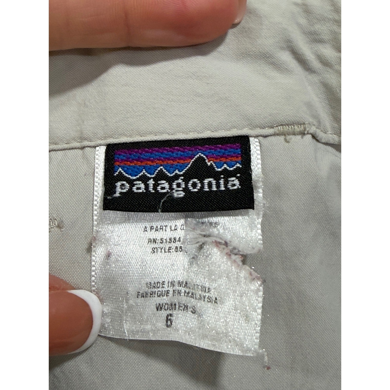 Patagonia 6 Hiking Cargo Pants Beige Nylon Outdoor Utility GorpCore Roll Up