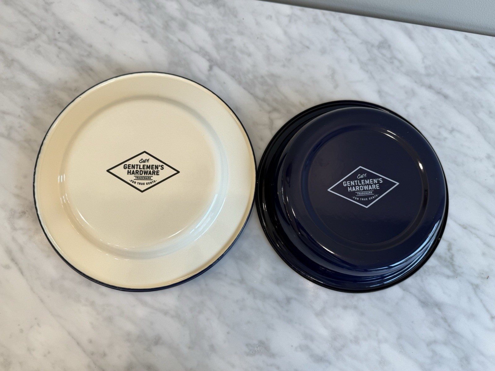 Gentlemens Hardware The Adventure Begins Enamel Dinner 4 Plates Bowl Camping set