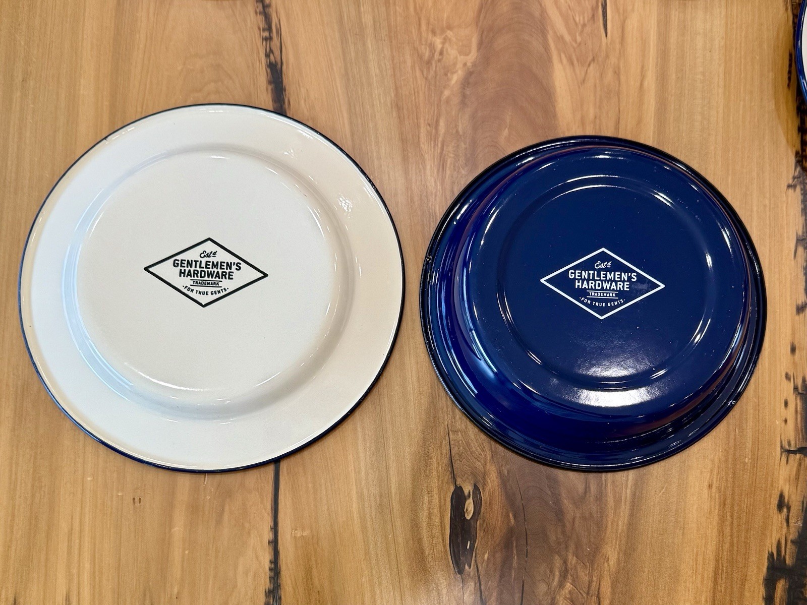 Gentlemens Hardware The Adventure Begins Enamel Dinner 4 Plates Bowl Camping set