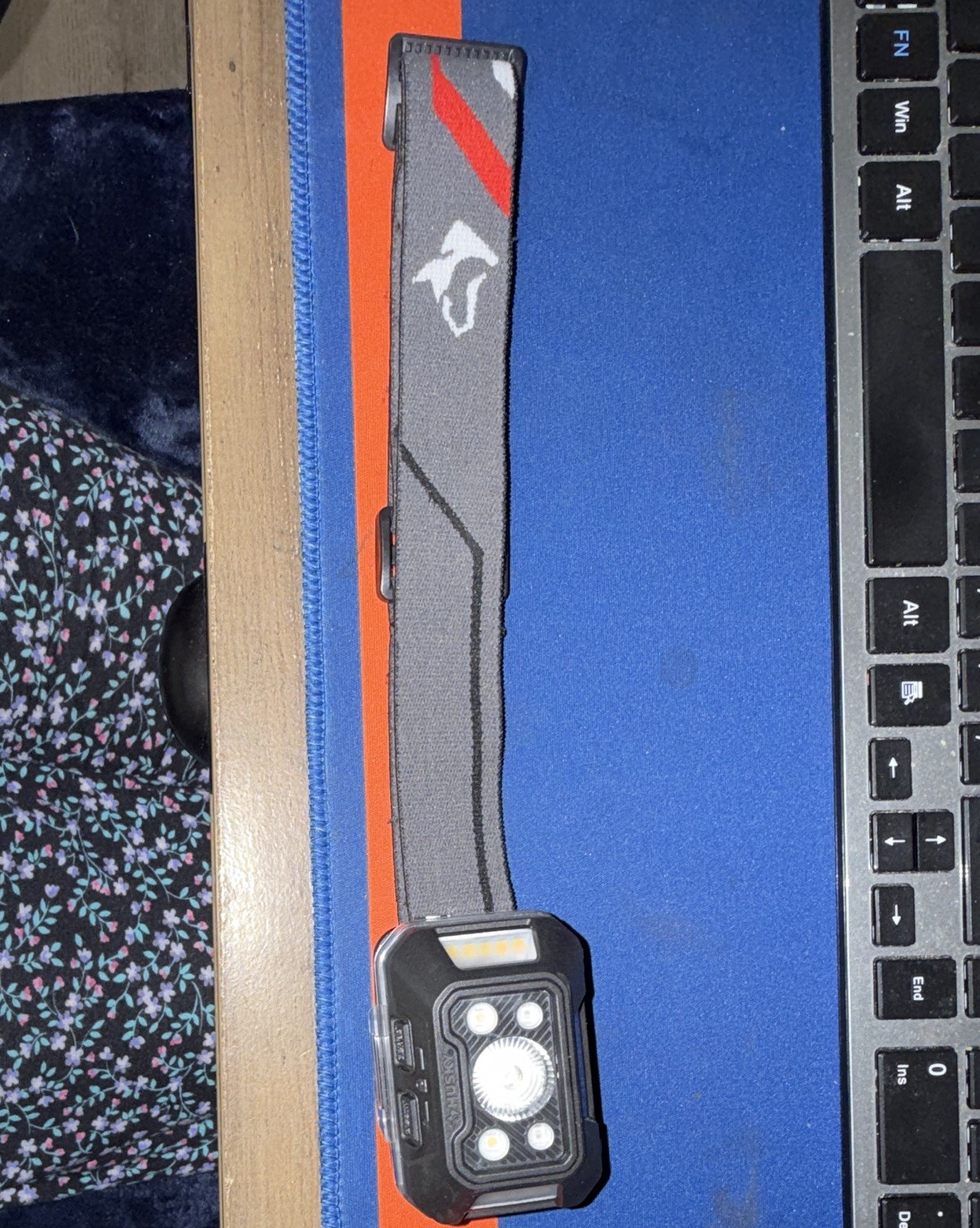 Husky LED Headlamp 250 lm 25m Red Mode Low Battery IPX4 3x AAA