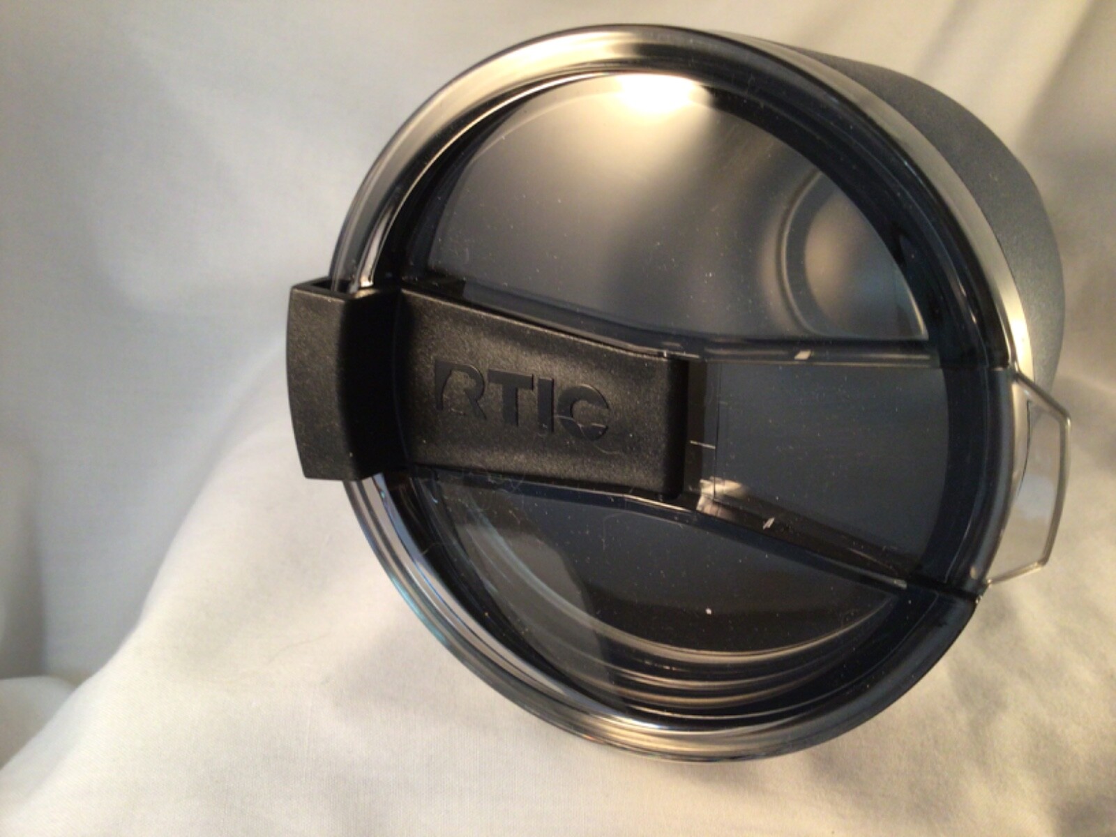 NEW IN BOX 30 OZ RTIC THERMOS WATER BOTTLE NAVY BLUE BY RTIC OUTDOORS