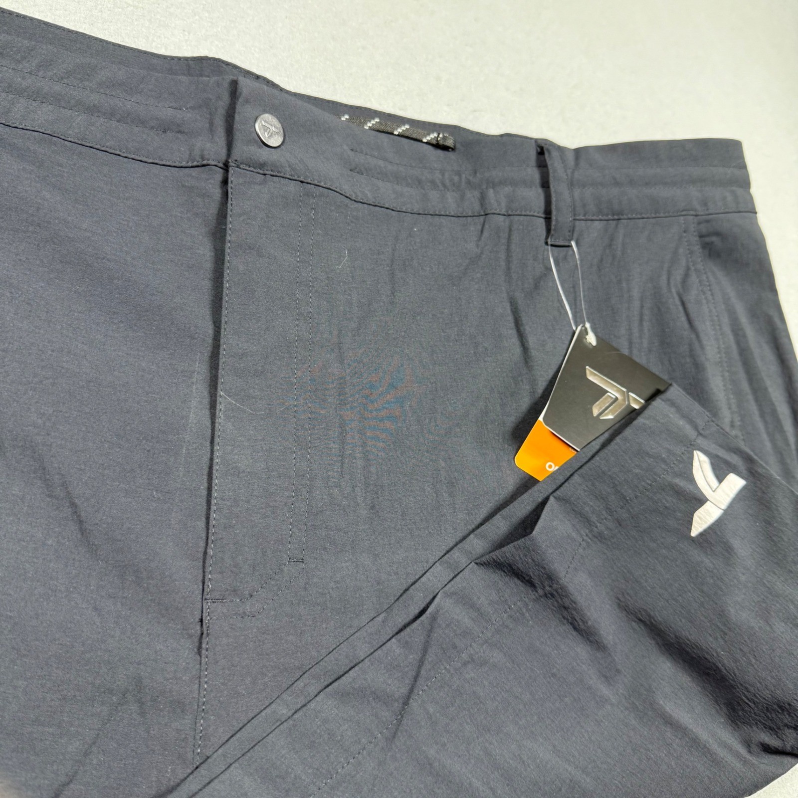 Columbia Titanium Mens Hiking Shorts Dark Gray Stretch 46W 7L New