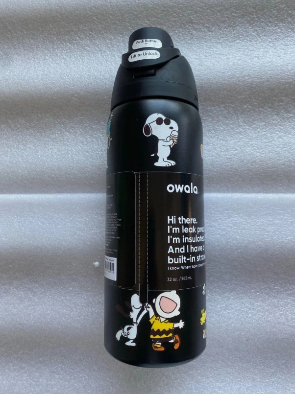 Owala x Peanuts Snoopy 32oz Insulated Water Bottle Black FreeSip Lock Lid New